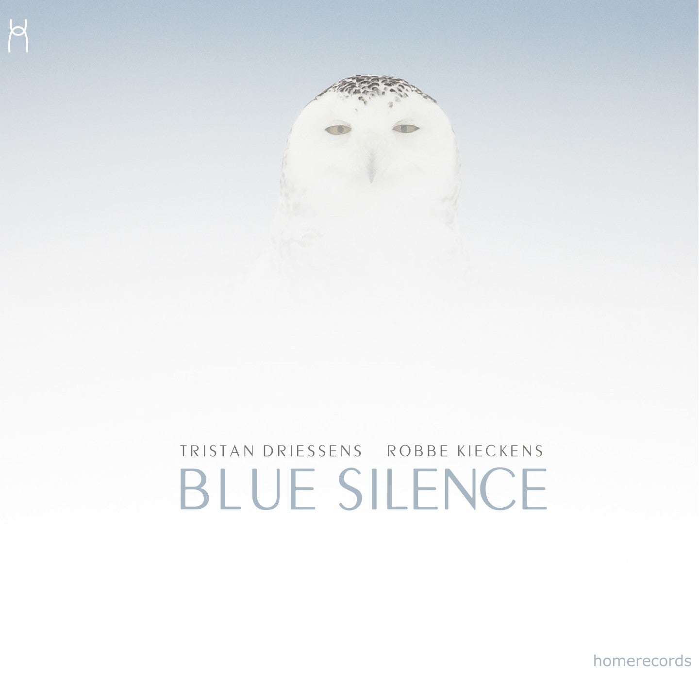 Pochette de : BLUE SILENCE - TRISTAN DRIESSENS & ROBBE KIECKENS (CD)