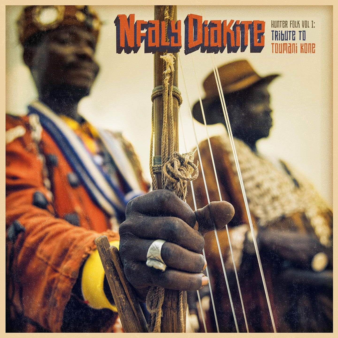 Pochette de : HUNTER FOLK VOL 1: TRIBUTE TO TOUMANI KONÉ - NFALY DIAKITE (CD)